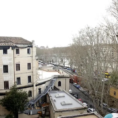 Rome, Very 2 Bedrooms 4 Beds Рим