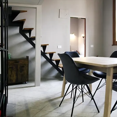 Rome, Very 2 Bedrooms 4 Beds Апартаменты