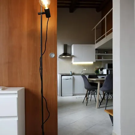 Rome, Very 2 Bedrooms 4 Beds Roma