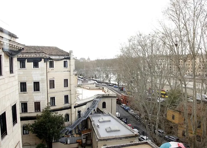 Rome, Very 2 Bedrooms 4 Beds Рим