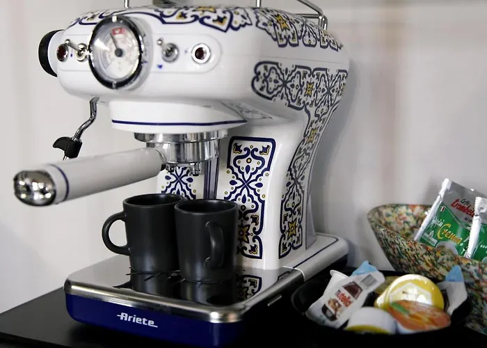 Rome, Very 2 Bedrooms 4 Beds Рим