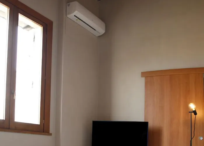 Rome, Very 2 Bedrooms 4 Beds * Рим