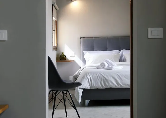 Rome, Very 2 Bedrooms 4 Beds