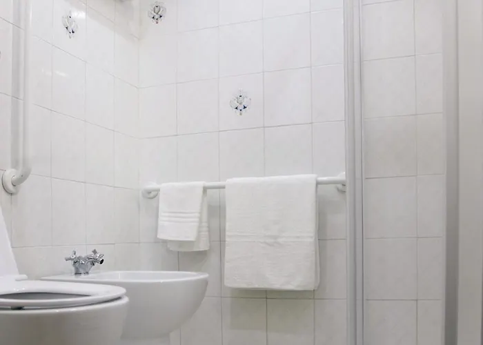 Rome, Very 2 Bedrooms 4 Beds * Рим